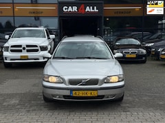 Volvo V70 - 2.4 Comfort Line AUTOMAAT/APK 27-3-26/RIJDT PERFECT
