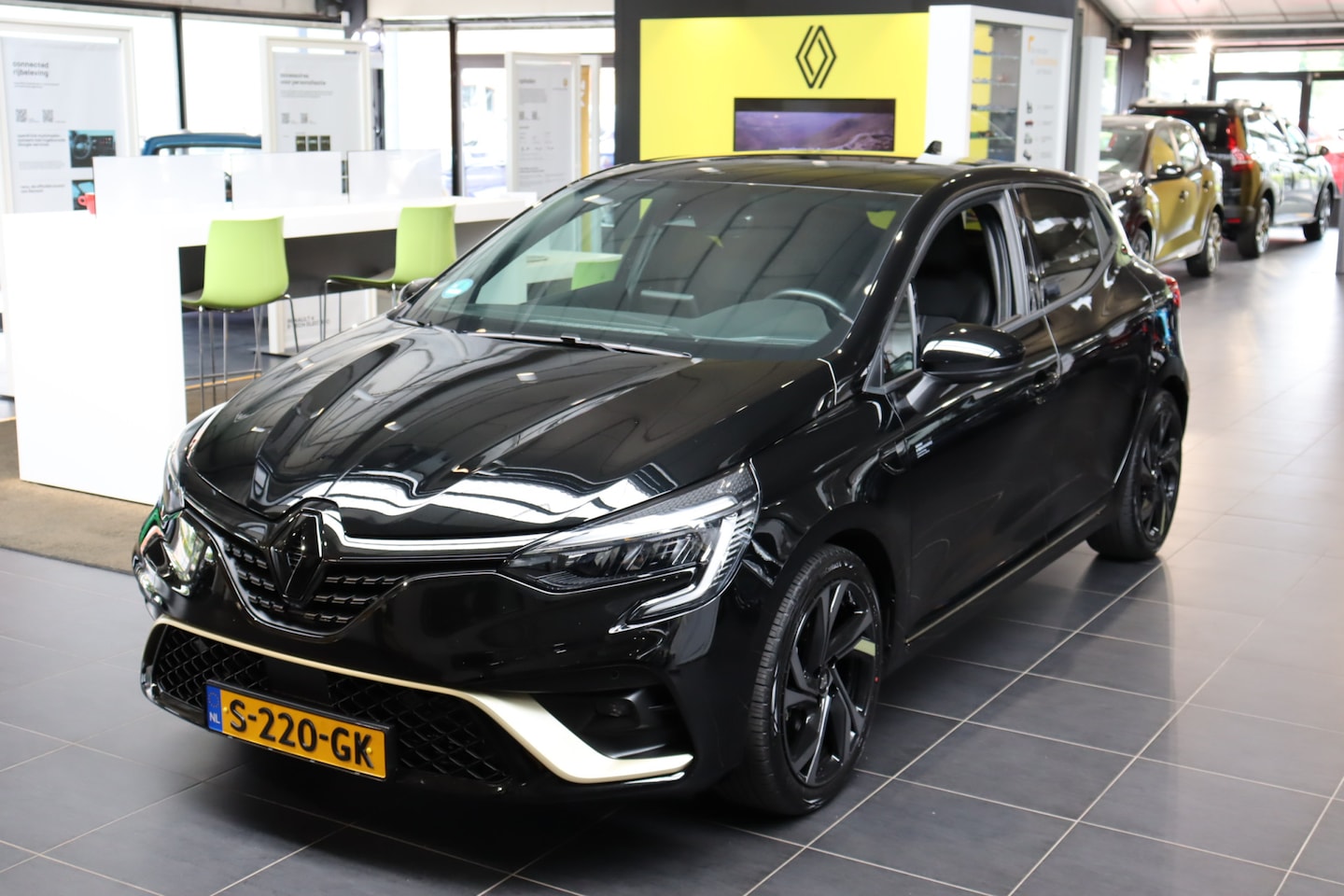 Renault Clio - 1.6 E-Tech Hybrid 145 E-Tech Engineered + Garantie t/m jan.2028 + OH-contract t/m jan.2027 - AutoWereld.nl