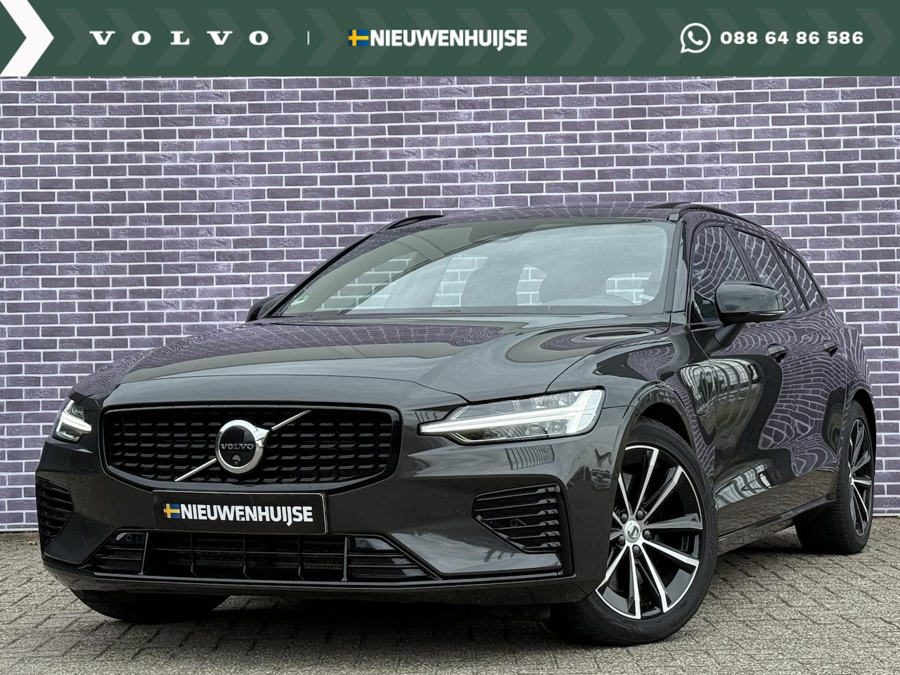 Volvo V60 - 2.0 T6 Plug-in hybrid AWD Plus Dark | Schuif/kantel panoramadak | 360° Camera | Stoel en s - AutoWereld.nl