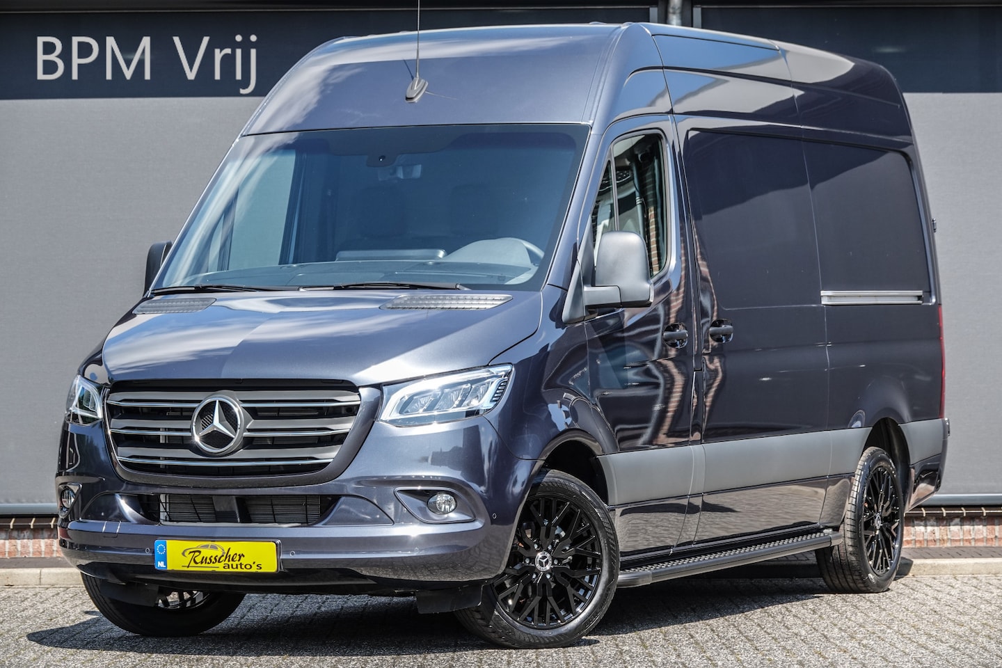 Mercedes-Benz Sprinter - L2H2 317Cdi 170Pk 9G-Tronic | 2x Deur | RWD | 19'' | Tenorietgrijs - AutoWereld.nl