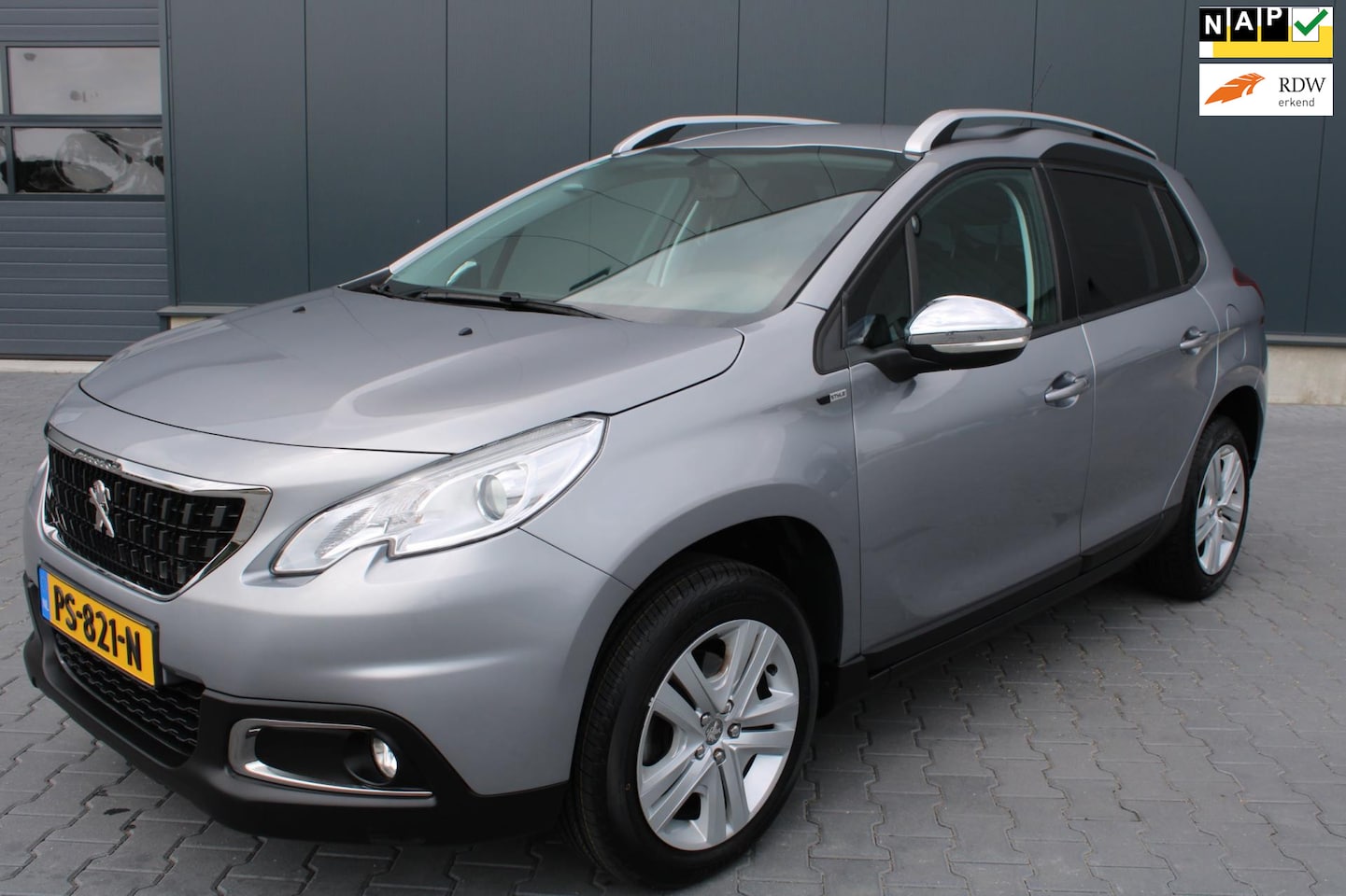 Peugeot 2008 - 1.2 PureTech GT-line CRUISE CONTROLE NAVIGATIE - AutoWereld.nl