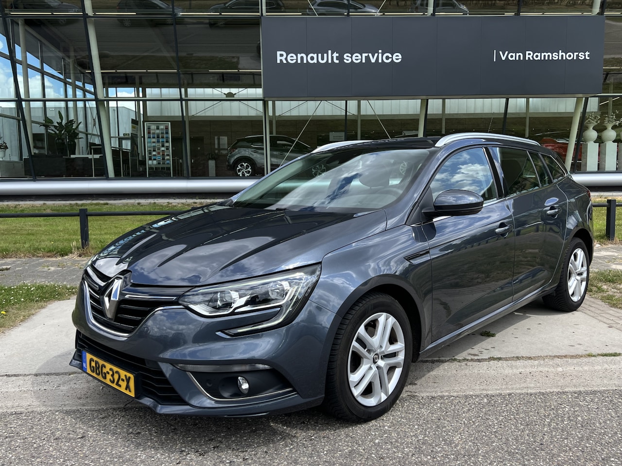 Renault Mégane Estate - 1.5 Blue dCi Business / Automaat / Cruise / Parkeersensoren V+A / Applecarplay - Androidau - AutoWereld.nl