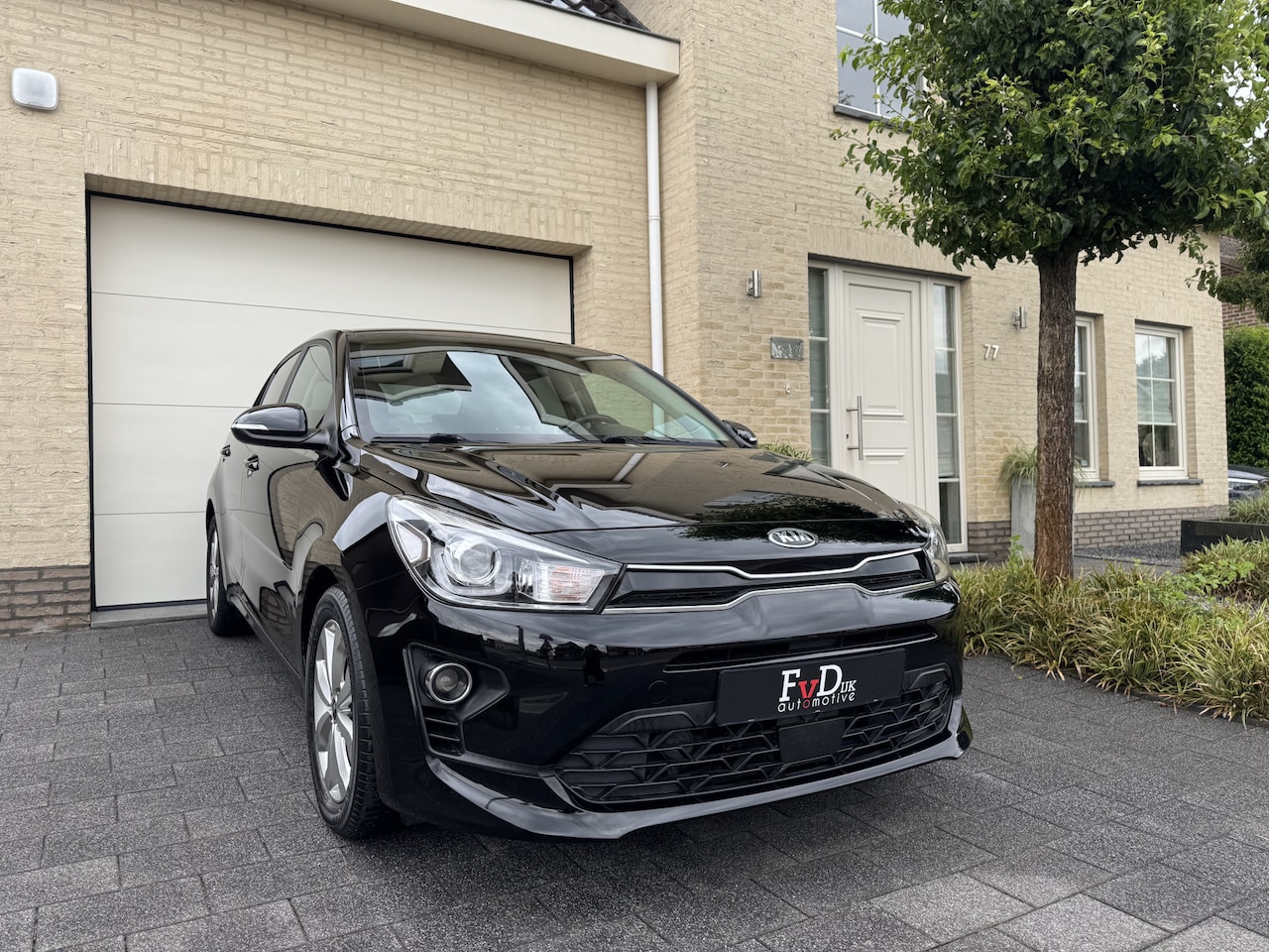 Kia Rio - 1.2 ExecutiveLine Facelift Navi Leder Carplay Camera Keyless DAB Clima 16" Pdc - AutoWereld.nl