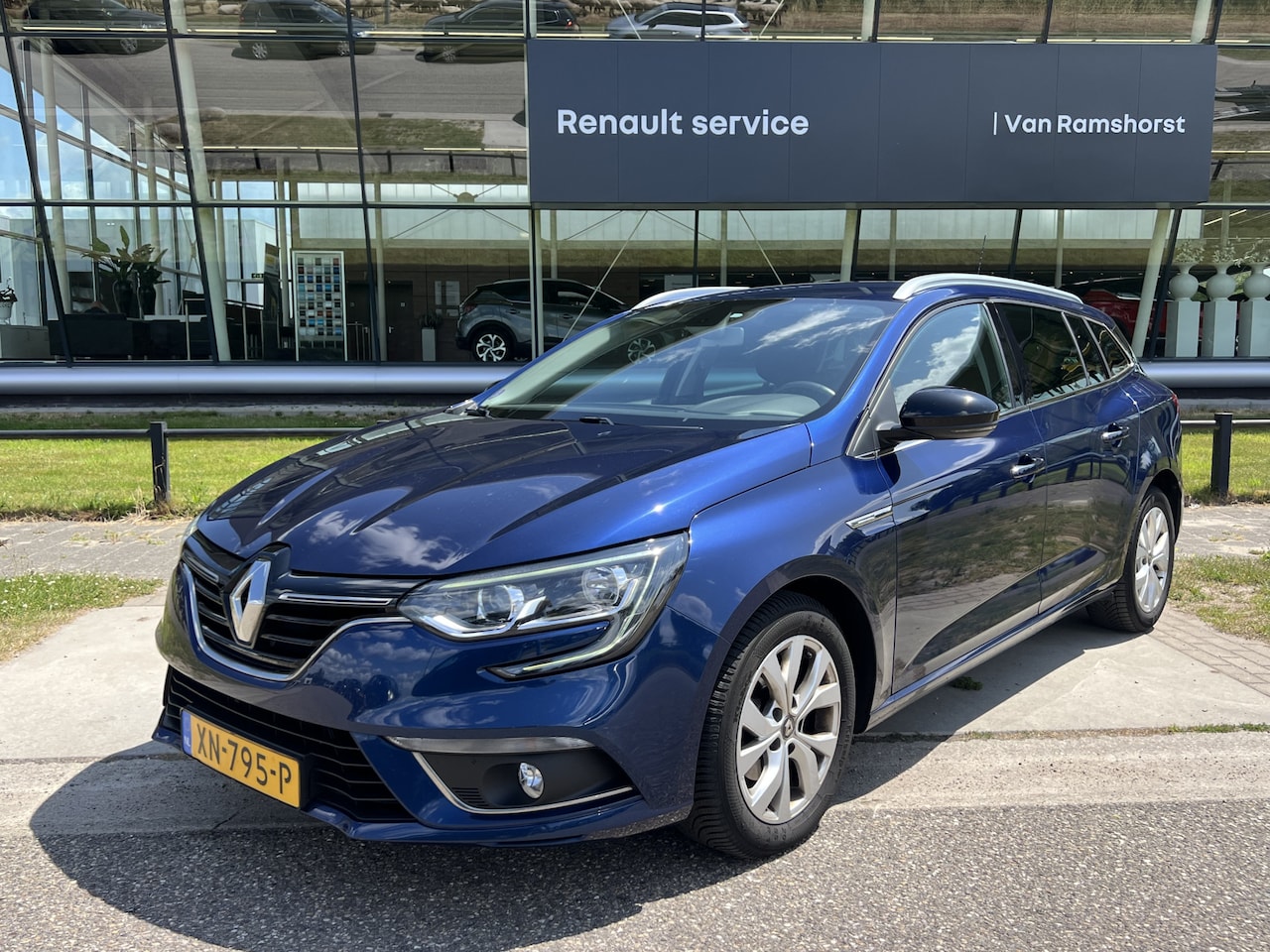 Renault Mégane Estate - 1.3 TCe Limited / Trekhaak / Keyless / Parkeersensor / Cruise / Applecarplay - Androidauto - AutoWereld.nl