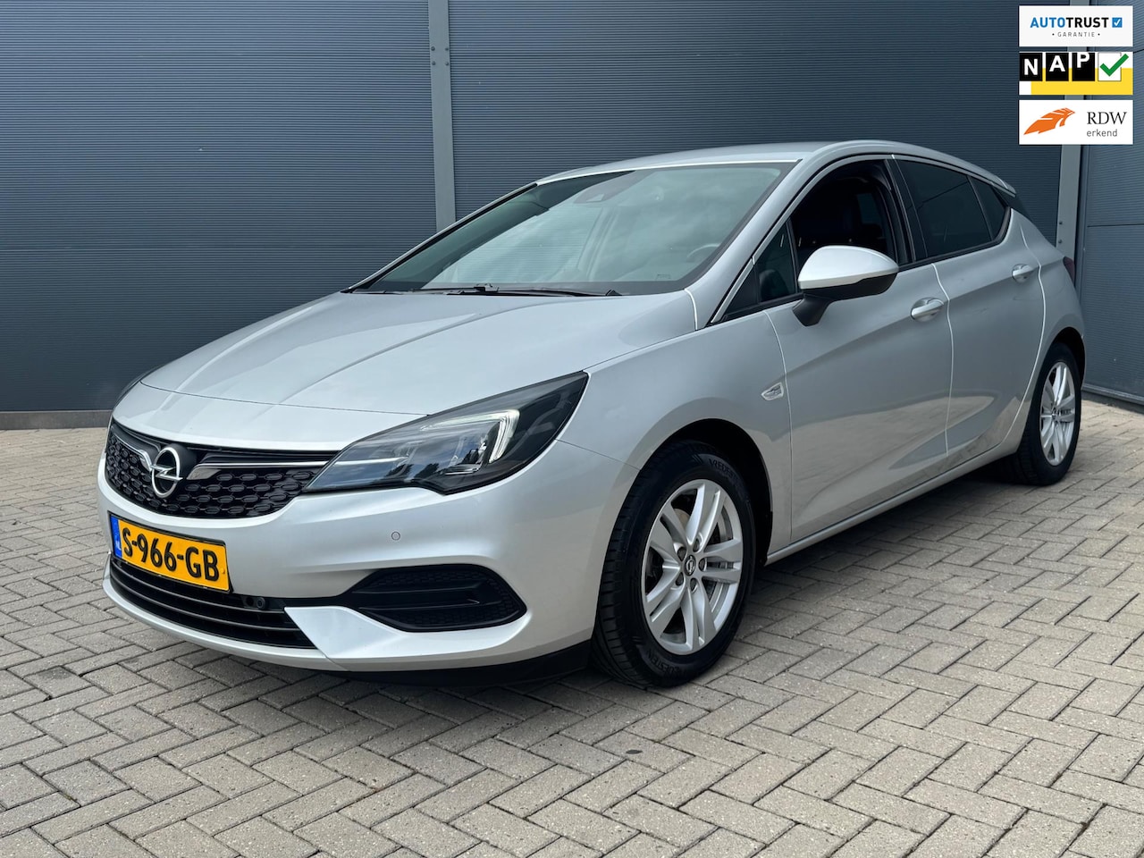 Opel Astra - 1.2 Elegance / Camera / Trekhaak / Pdc - AutoWereld.nl