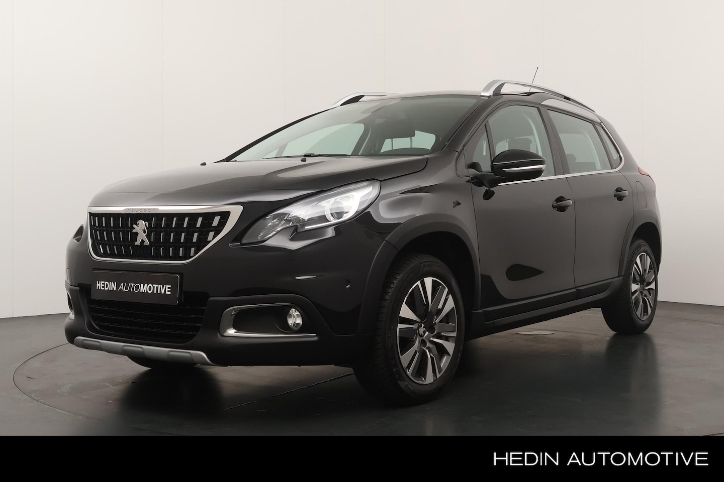 Peugeot 2008 - 1.2 110pk Allure | Trekhaak | Navigatie | Parkeer Camera | Climate Control | All Season Ba - AutoWereld.nl