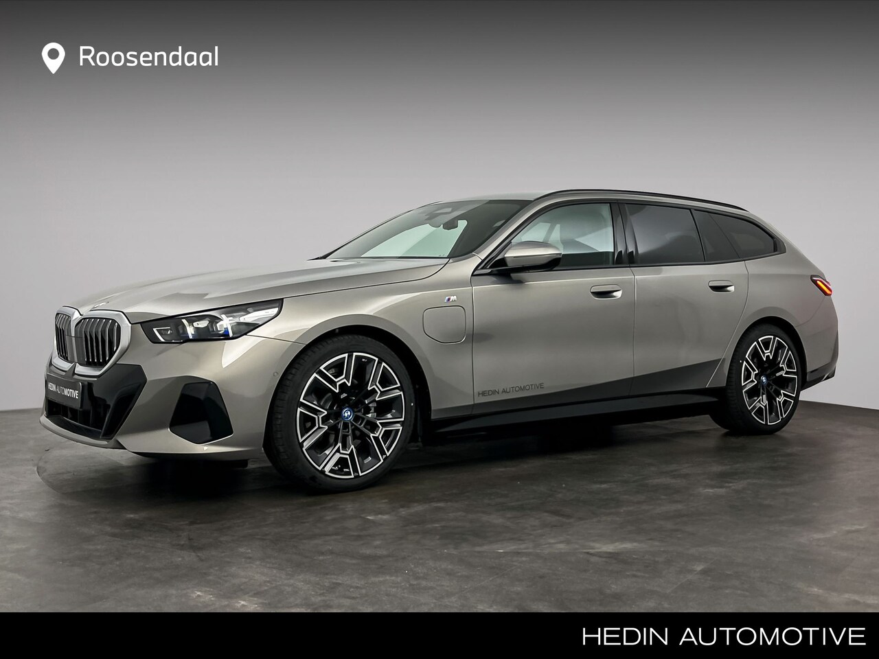 BMW 5-serie Touring - 530e M Sport Edition | Trekhaak | Stoelventilatie | Comfort Access | Comfortstoelen | Driv - AutoWereld.nl