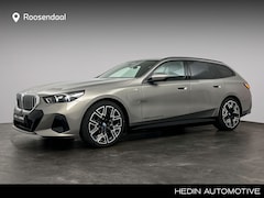 BMW 5-serie Touring - 530e M Sport Edition | Trekhaak | Stoelventilatie | Comfort Access | Comfortstoelen | Driv