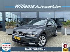 Volkswagen Tiguan - 1.4 TSI Connected Series Elektrische Haak, Panorama Dak & Stoelverwarming