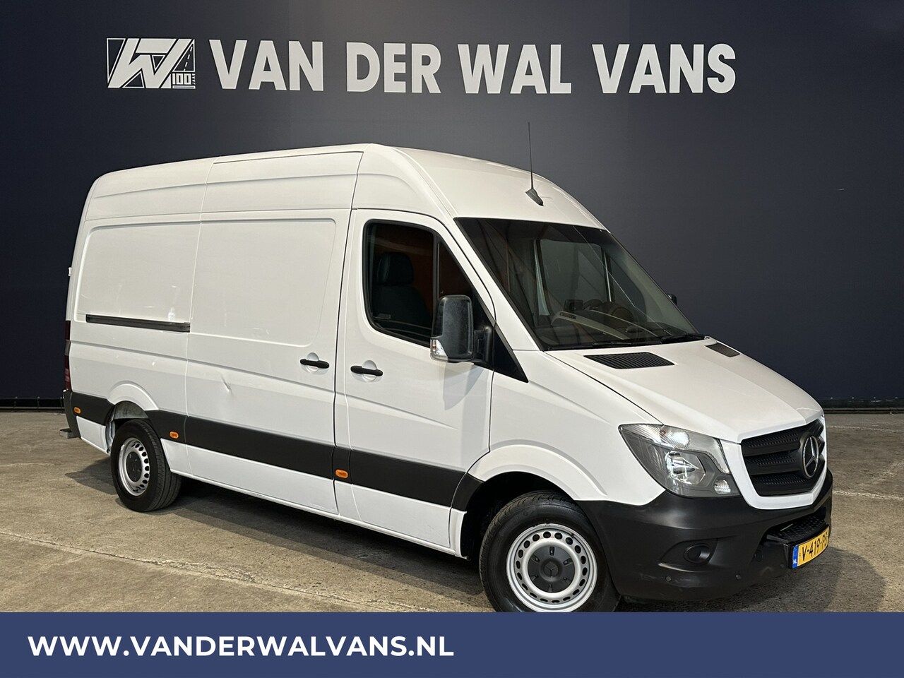 Mercedes-Benz Sprinter - 316 CDI 164pk L2H2 Euro6 Airco | 2800kg Trekhaak | Cruisecontrol Parkeersensoren, Chauffeu - AutoWereld.nl