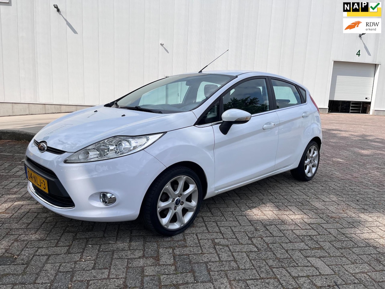 Ford Fiesta - 1.6 Titanium5 deurs 2010 NL auto - AutoWereld.nl