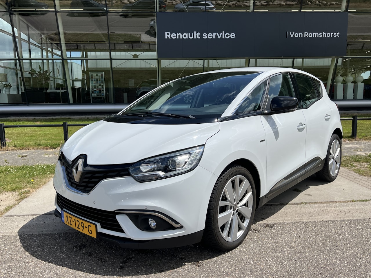 Renault Scénic - 1.3 TCe Limited / Keyless / Parkeersensoren V+A / Cruise / Applecarplay - Androidauto / - AutoWereld.nl