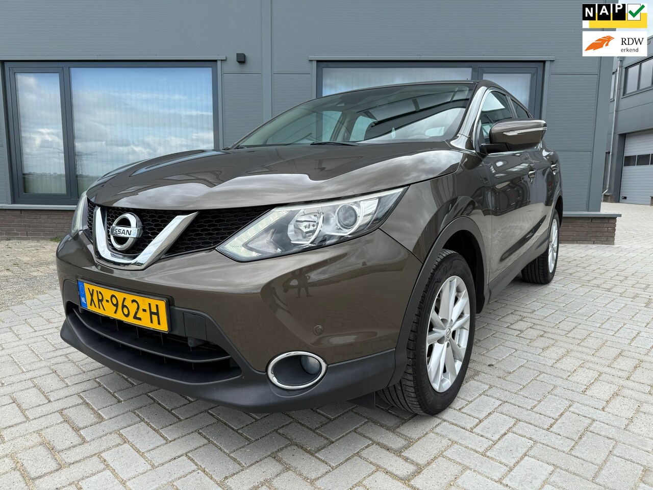 Nissan Qashqai - 1.2 // 116PK // Connect Edition // Navi // Clima // PDC // - AutoWereld.nl