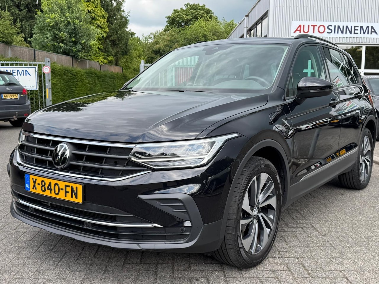 Volkswagen Tiguan - 1.4 TSI eHybrid R-Line Business 1.4 TSI eHybrid R-Line Business+ - AutoWereld.nl