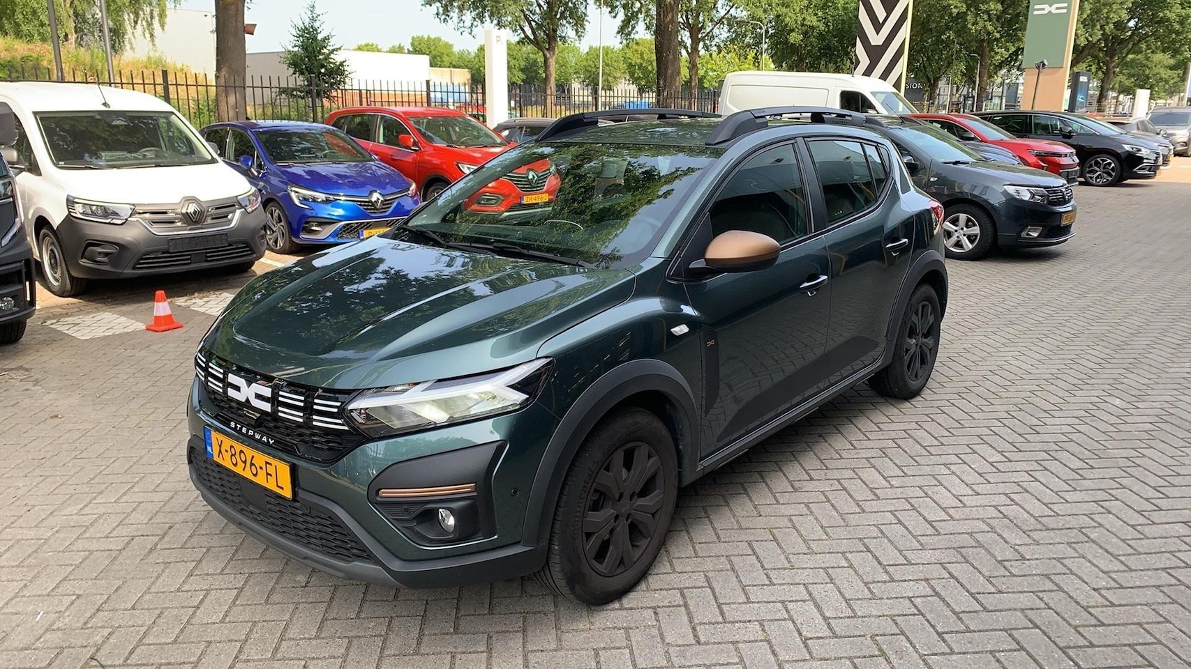 Dacia Sandero Stepway - 1.1 TCe 110 Extreme * Wordt verwacht * - AutoWereld.nl