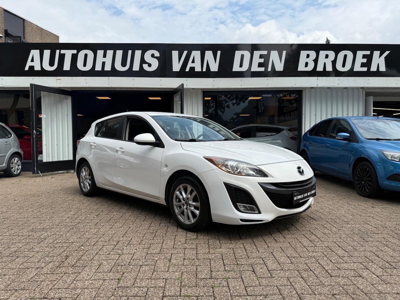 Mazda 3 - 1.6 Business Ac Cruise Climate Ctr Pdc Lmv Stoelverw Elek Pakket Nw Apk - AutoWereld.nl