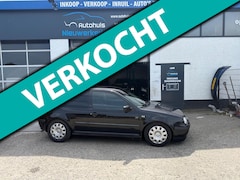 Volkswagen Golf - 1.6 Trendline-Automaat- met Clima/Airco, Cruise Control, Schroefset, Lederen interieur, NA