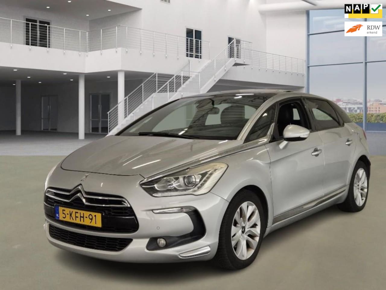 Citroën DS5 - 1.6 THP Business Executive EXPORT - AutoWereld.nl