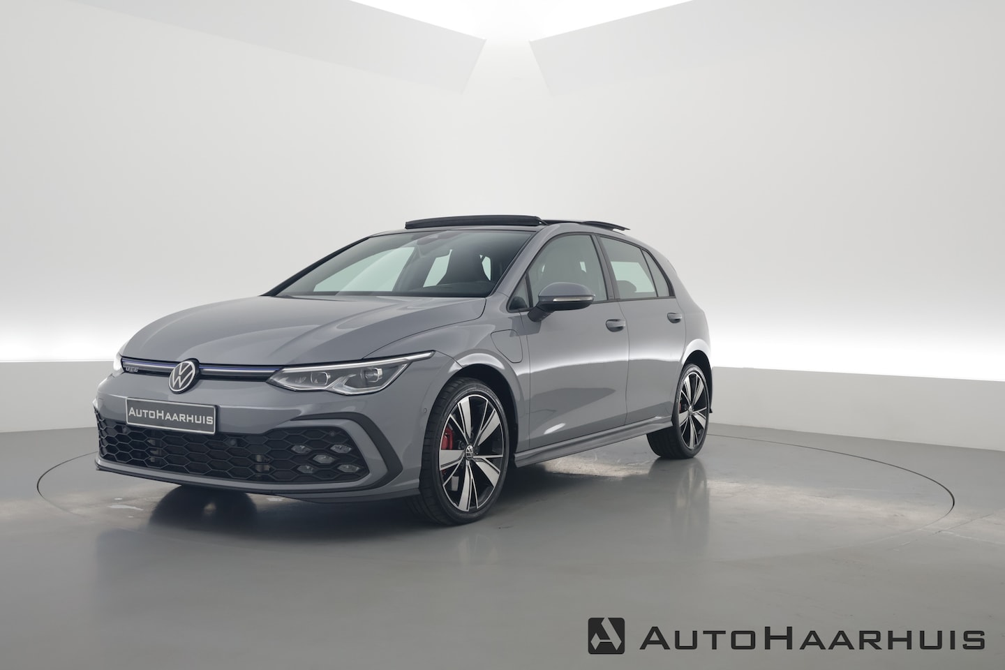 Volkswagen Golf - 1.4 eHybrid GTE | HUD | Pano | IQ. Light | 18'' | Stoel- Stuurverw. | Apple CarPlay - AutoWereld.nl
