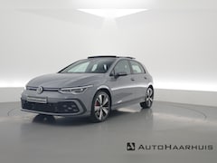 Volkswagen Golf - 1.4 eHybrid GTE | HUD | Pano | IQ. Light | 18'' | Stoel- Stuurverw. | Apple CarPlay