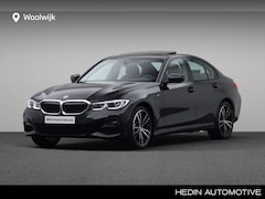 BMW 3-serie - sedan 320e Business Edition Plus | Panoramadak | Laser Verlichting | M-Sport | Trekhaak |