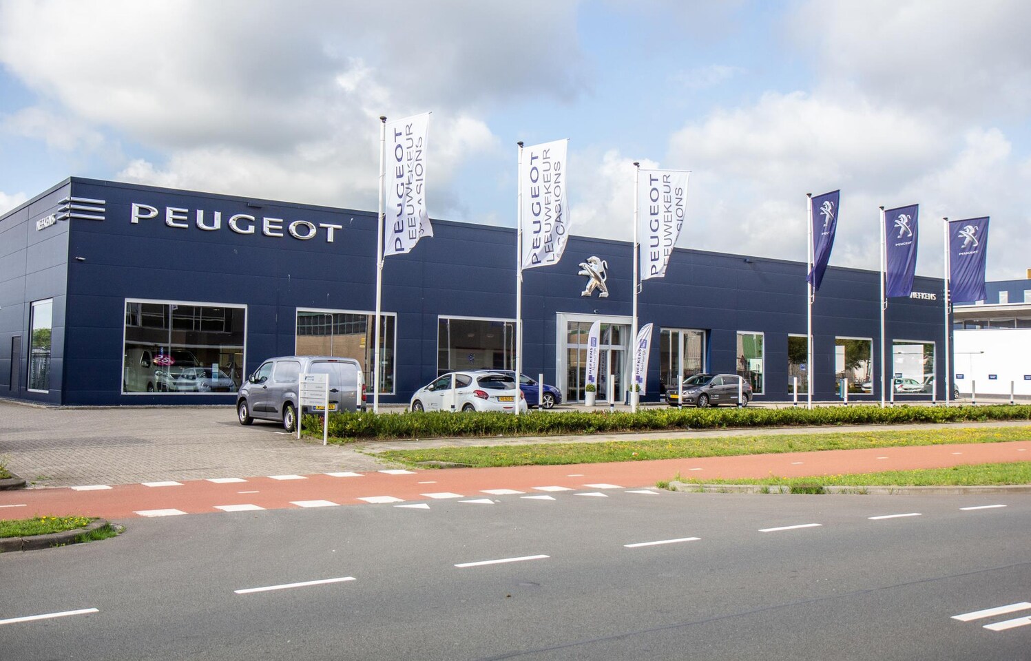 Peugeot 5008 - SUV GT Hybrid 145 pk Automaat | Navigatie | Rondomzicht Camera | Alcantara Bekleding | Voo - AutoWereld.nl