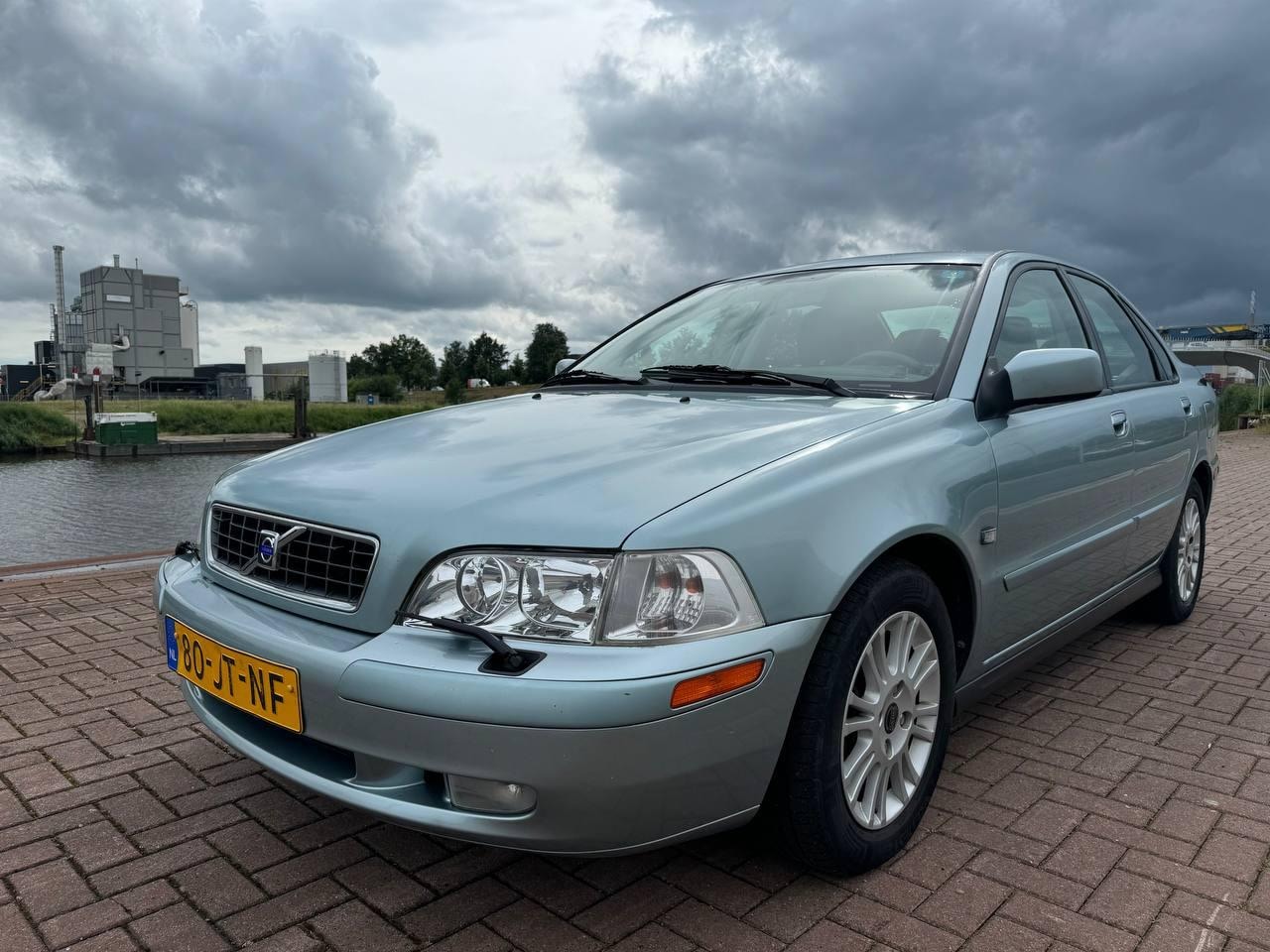 Volvo S40 - 1.8 /Automaat/Airco/Cruise/Trekhaak/Nieuwe APK + Hemel - AutoWereld.nl