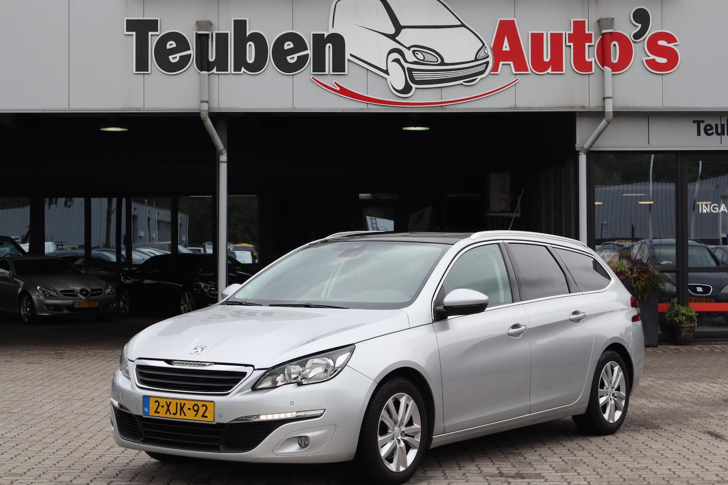 Peugeot 308 SW - 2.0 BlueHDI Blue Lease Executive Navigatie, Cruise control, Panoramadak, Climate control, - AutoWereld.nl