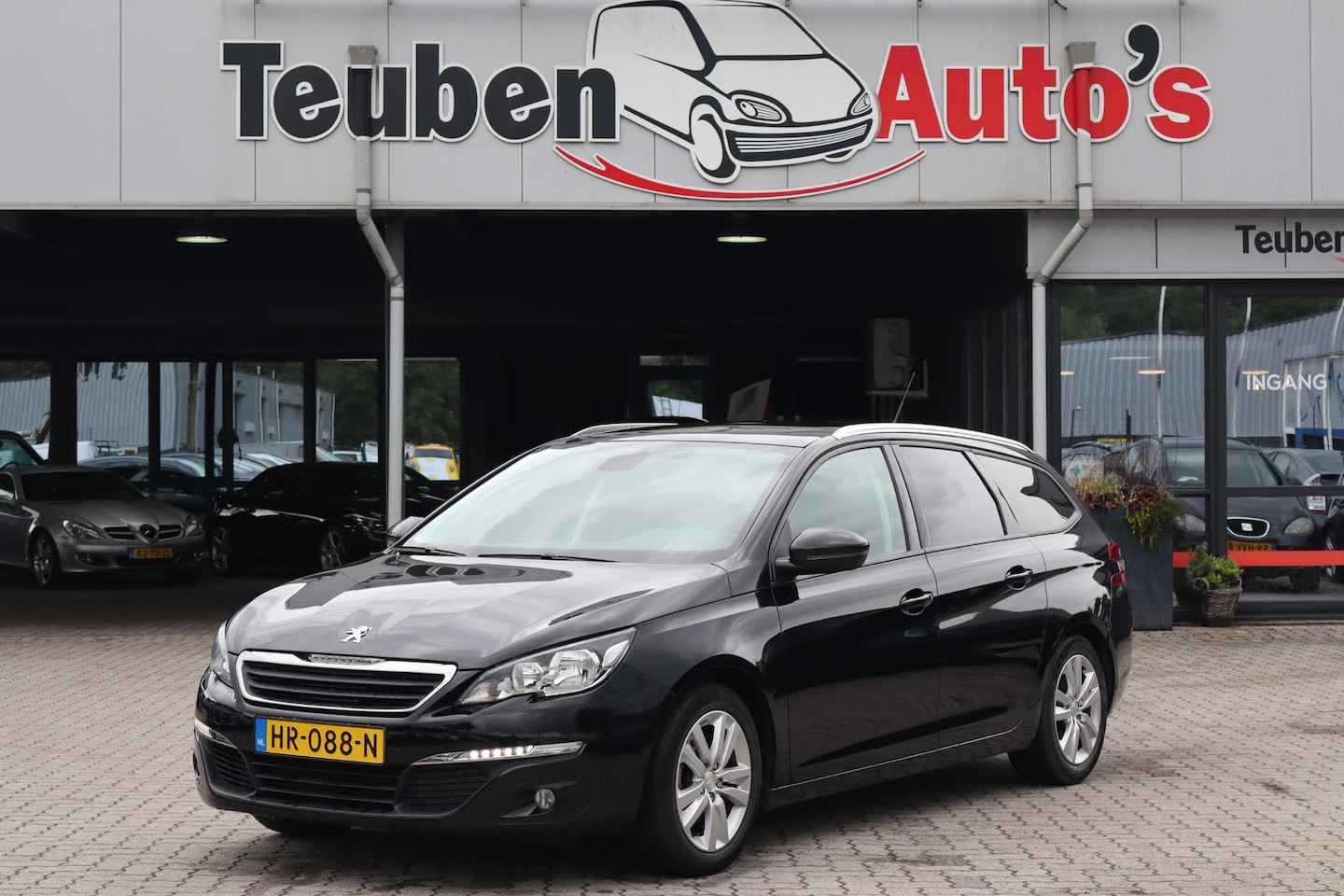 Peugeot 308 SW - 1.6 BlueHDI Blue Lease Executive Pack Camera, Lederen interieur, Panoramadak, Trekhaak, Cr - AutoWereld.nl