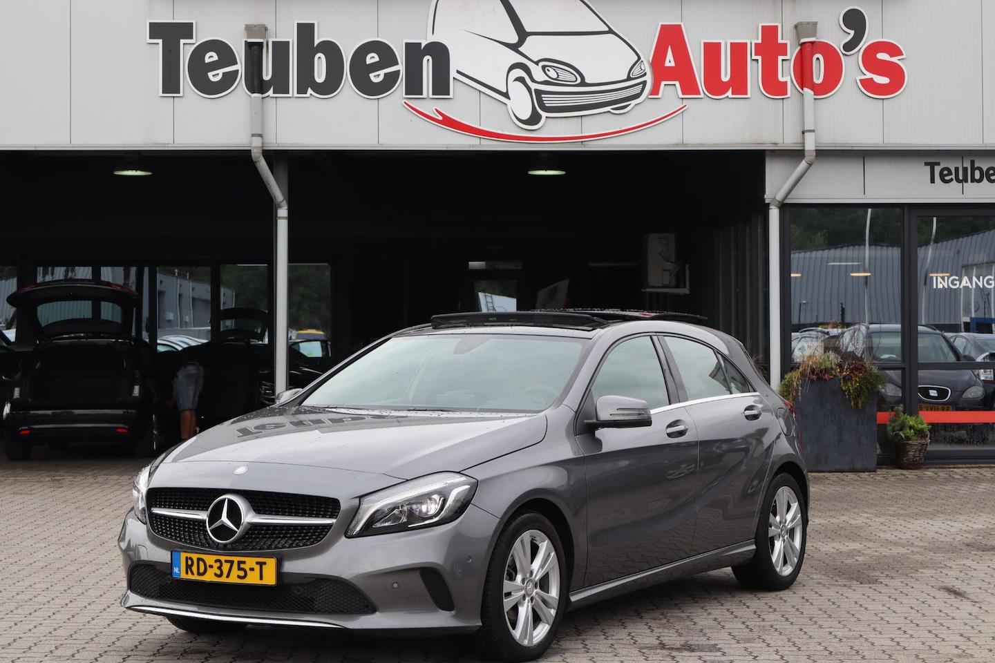 Mercedes-Benz A-klasse - 200 d Prestige Navigatie, Panoramadak, Schuif- kanteldak, Cruise control, Stoelverwarming - AutoWereld.nl