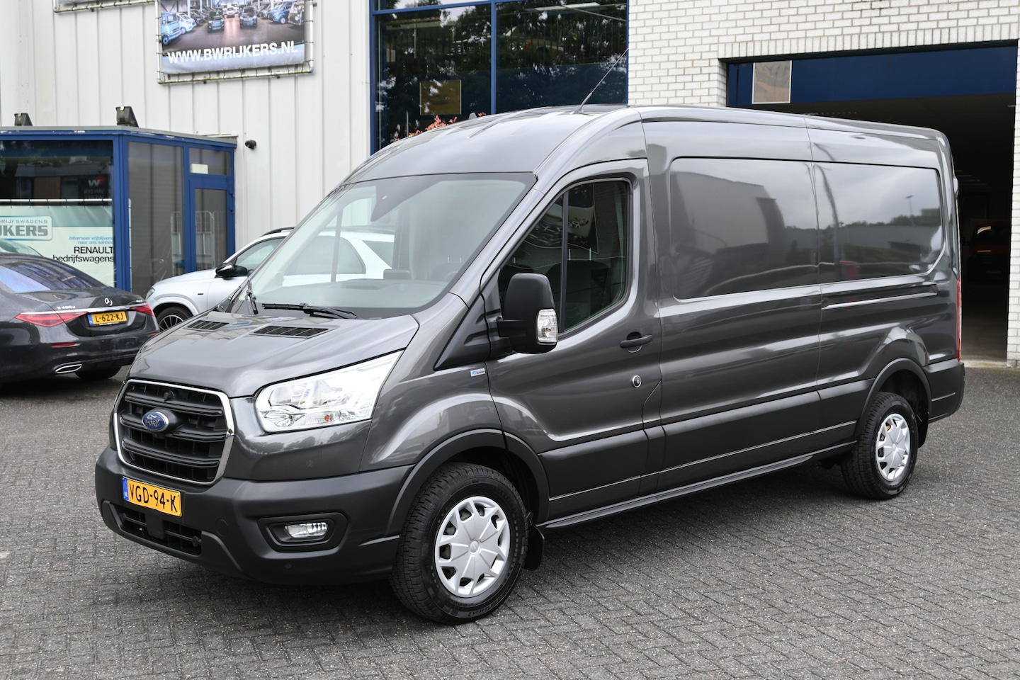 Ford Transit - 350L 2.0 TDCI 170 pk L3H2 Trend Navigatie met camera, Trekhaak - AutoWereld.nl