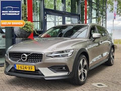 Volvo V60 Cross Country - 2.0 B5 AWD Pro AUTOMAAT | Afn. Trekhaak | Panodak | Adapt. Cruise Control | LM Velgen | Cl