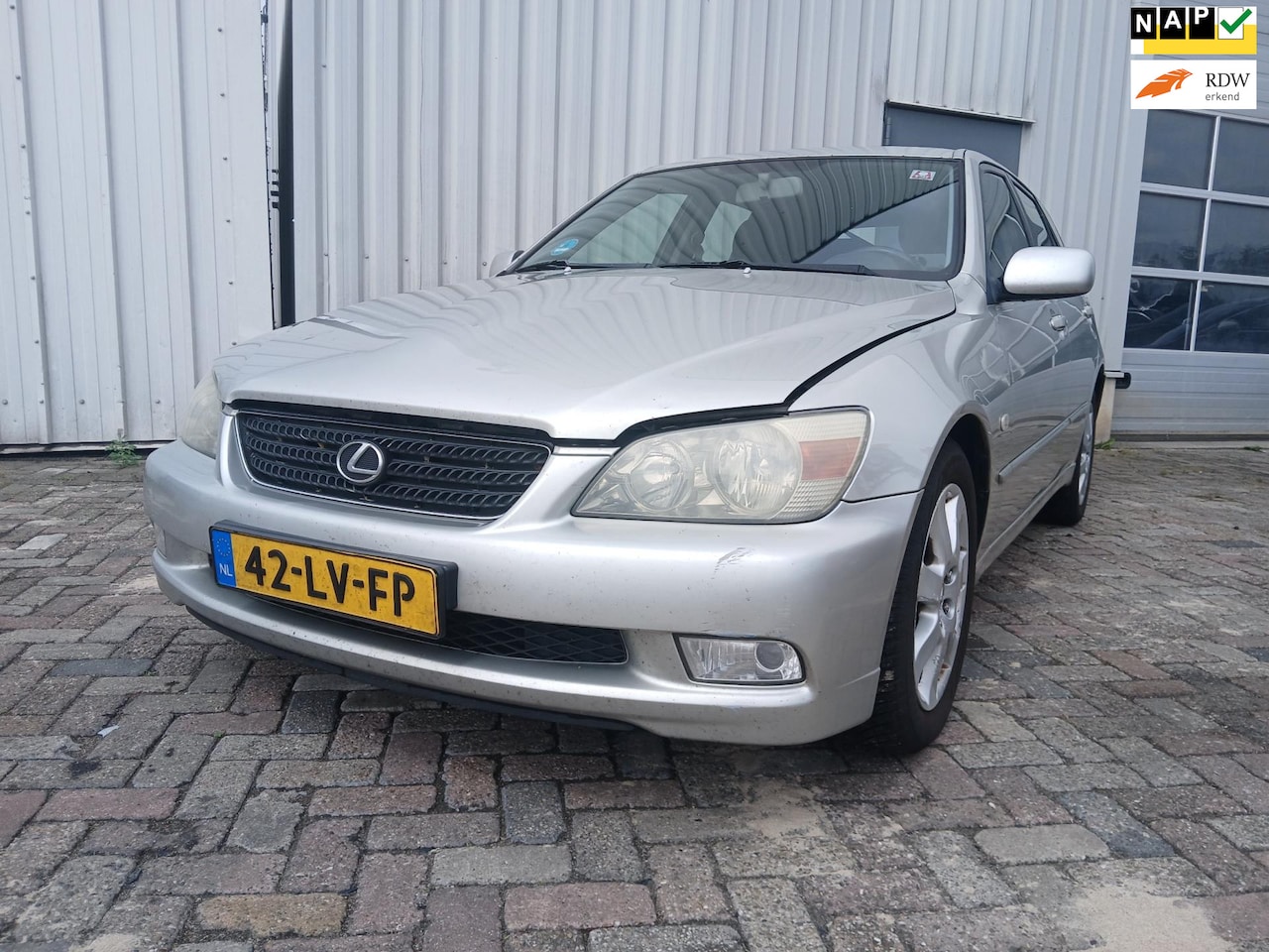 Lexus IS SportCross - 200 Business - Airco - Motor Defect - AutoWereld.nl