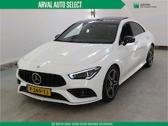 Mercedes-Benz CLA-Klasse - 200 163pk Automaat Business Solution Plus AMG | Panoramadak | 18" | Navi | Apple CarPlay |
