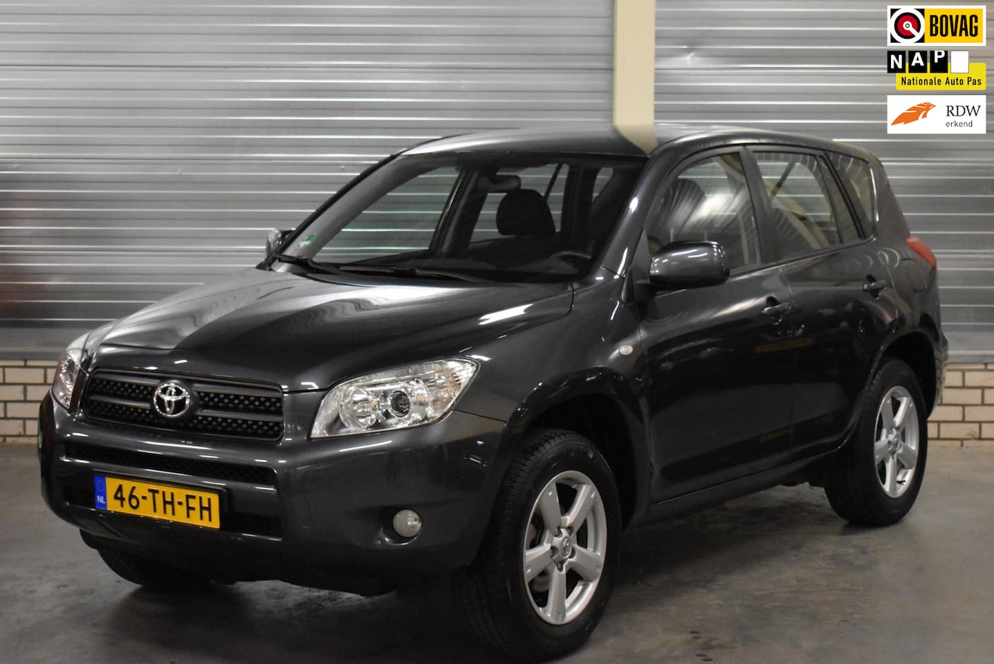 Toyota RAV4 - 2.0 VVTi Linea Sol 95.000KM Dealer Onderhouden + Climate Control|Cruise Control|Trekhaak| - AutoWereld.nl