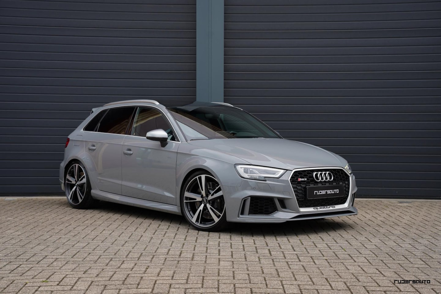 Audi A3 Sportback - 2.5 TFSI RS 3 | Pano | B&O | RS-stoelen | Matrix | Virtual cockpit | OPF delete | Orig. NL - AutoWereld.nl