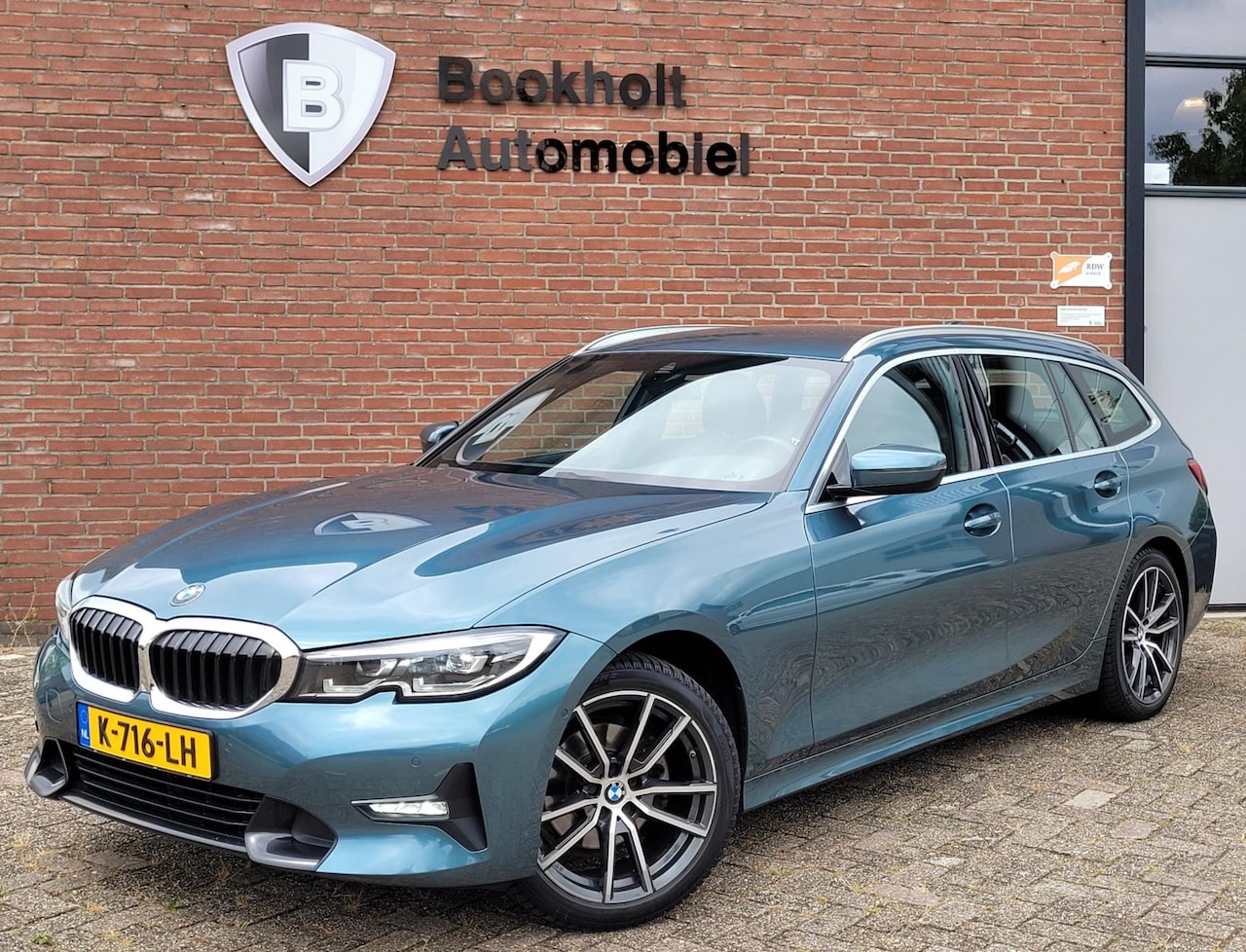 BMW 3-serie Touring - 320i Sport-Line, Camera, M-stuur, El. tr.haak (BTW, NAP, NL-auto) - AutoWereld.nl