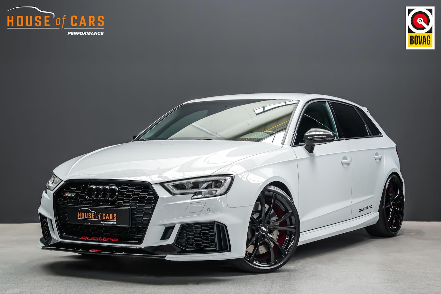 Audi RS3 - Sportback 2.5 400pk TFSI quattro |RS-stoelen|ABT|custom stuur|bluetooth|navigatie|stoelver - AutoWereld.nl