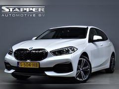 BMW 1-serie - 118i 141pk Automaat Executive edition CarPlay/Stoelverw./Navi/Climate/Cruise/Pdc/Lmv