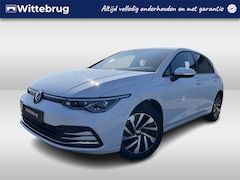 Volkswagen Golf - 1.4 eHybrid 204pk DSG Style / Standkachel / Elek Zwenkbare Trekhaak / Camera / Stuur & Sto
