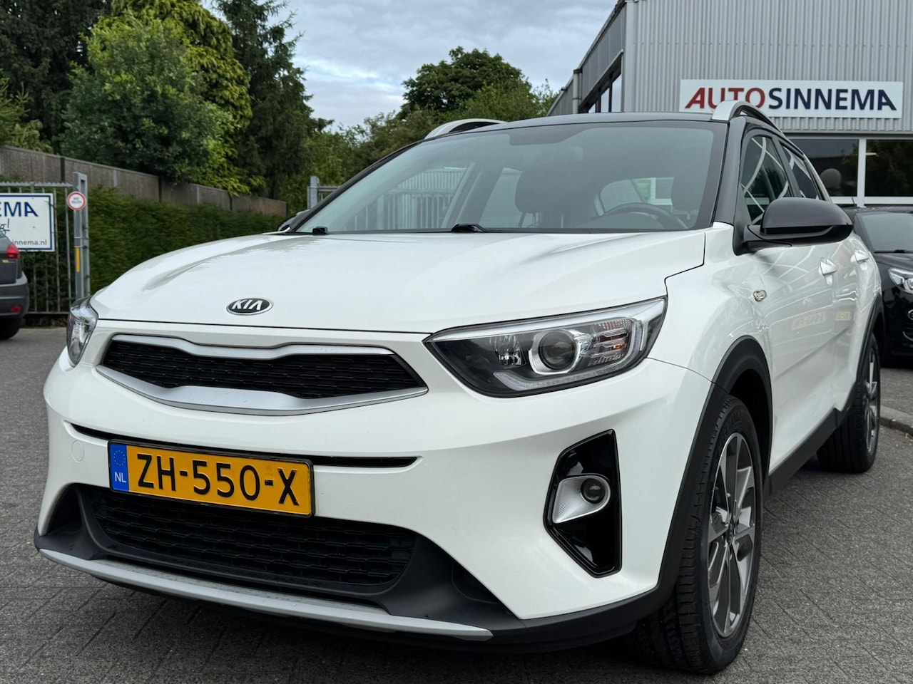 Kia Stonic - 1.0 T-GDi DynamicLine Navi Cruise Airco - AutoWereld.nl
