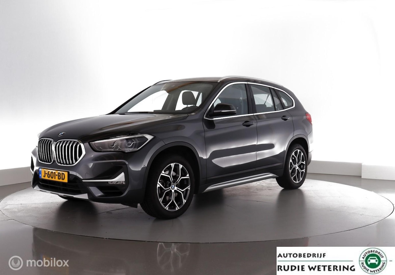 BMW X1 - sDrive20i 192PK VDL Nedcar Edition led|leer|hud|cam|dab|lmv18 - AutoWereld.nl