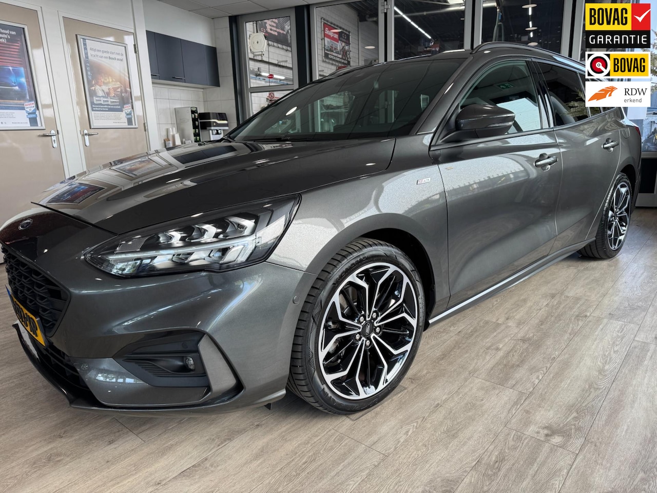 Ford Focus Wagon - 1.0 EcoBoost ST Line Business 1.0 EcoBoost ST Line Business 125PK - AutoWereld.nl