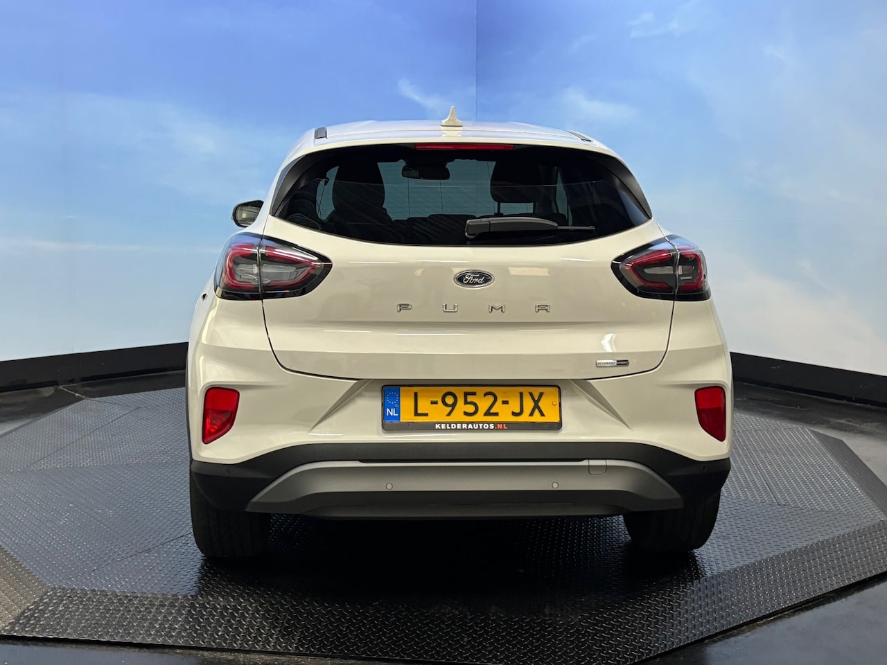 Ford Puma - 1.0 EcoBoost Hybrid Titanium Airco | Cruise | Navi | B&O - AutoWereld.nl