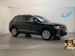 Volkswagen Tiguan - 1.5 TSI Comfortline Business Camera Trekhaak Navigatie DAB+ App-Connect