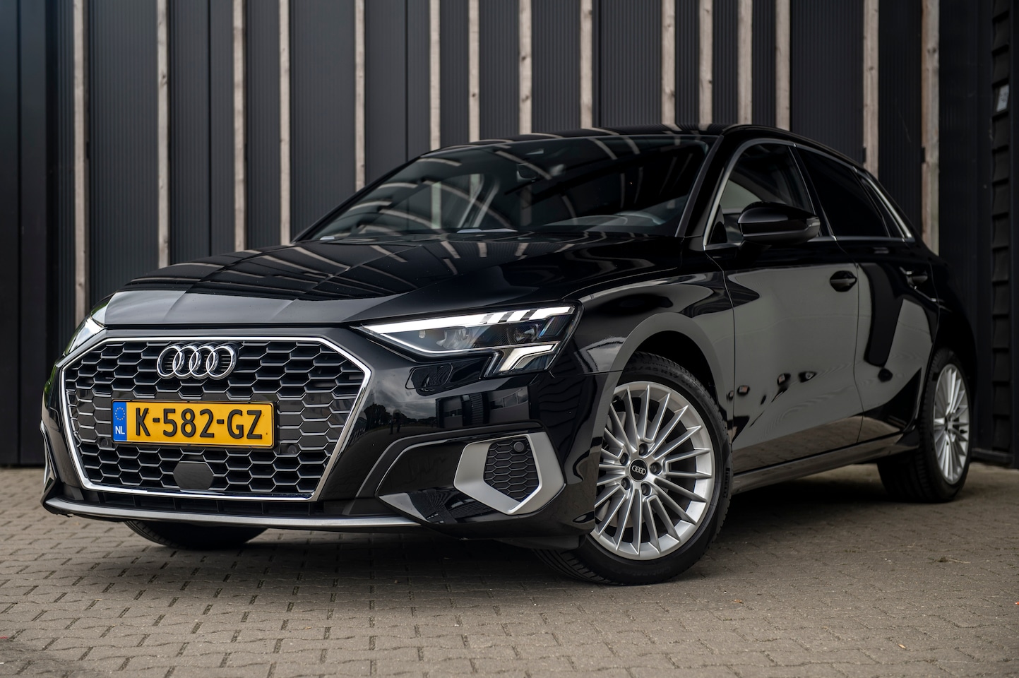 Audi A3 Sportback - 30 TFSI Business edition | Navigatie | Achteruitrijcamera | Comfortstoelen | Draadloos Apple Carplay & Android Auto - AutoWereld.nl