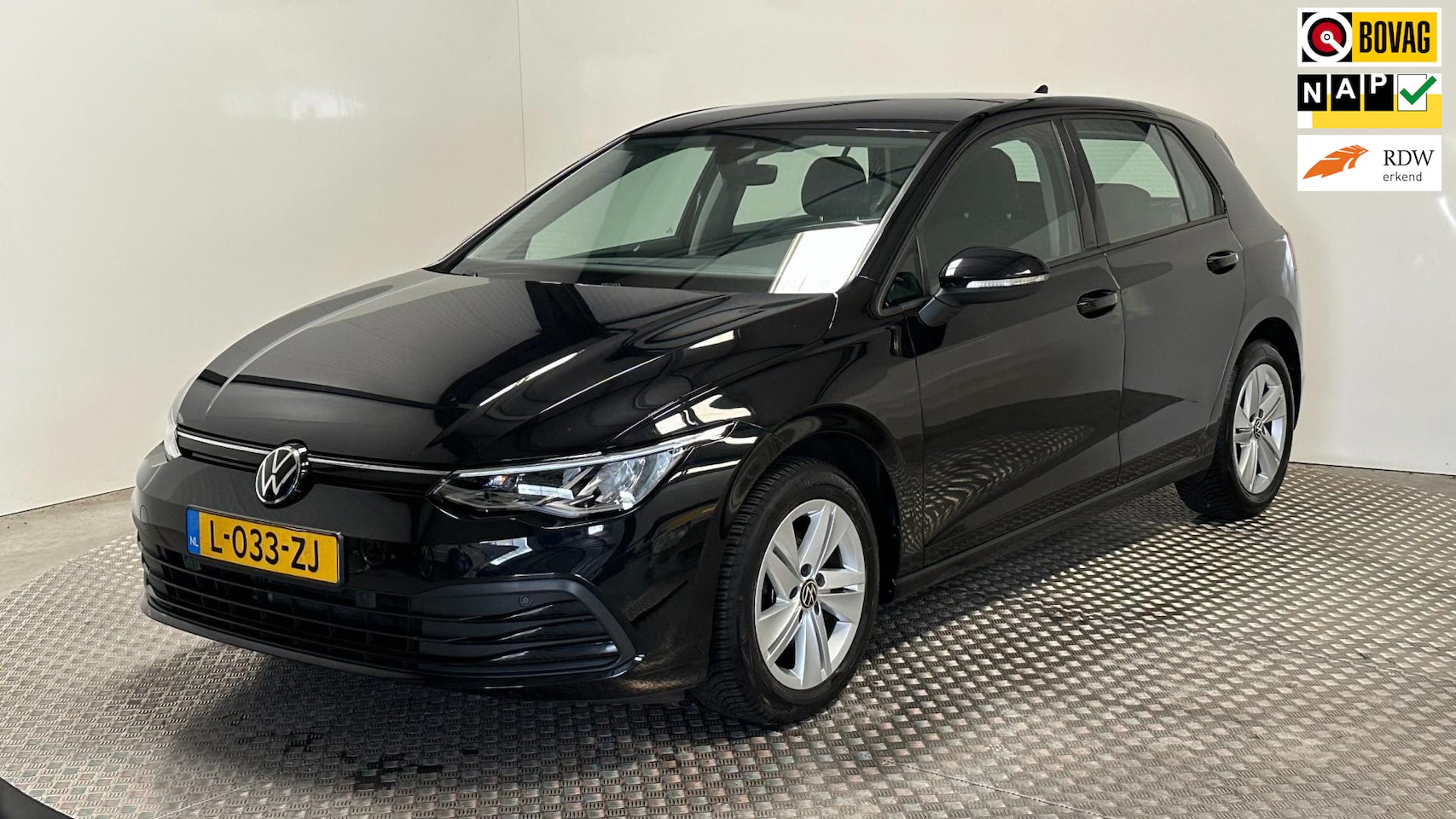 Volkswagen Golf - 1.0 TSI Life benzine parkeersensoren navigatie airco cruisecontrole virtuele cockpit - AutoWereld.nl