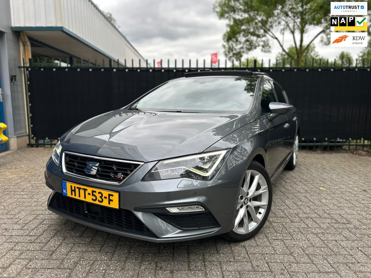 Seat Leon - 1.4 EcoTSI FR|LED|Pano|PDC|Alcantara - AutoWereld.nl