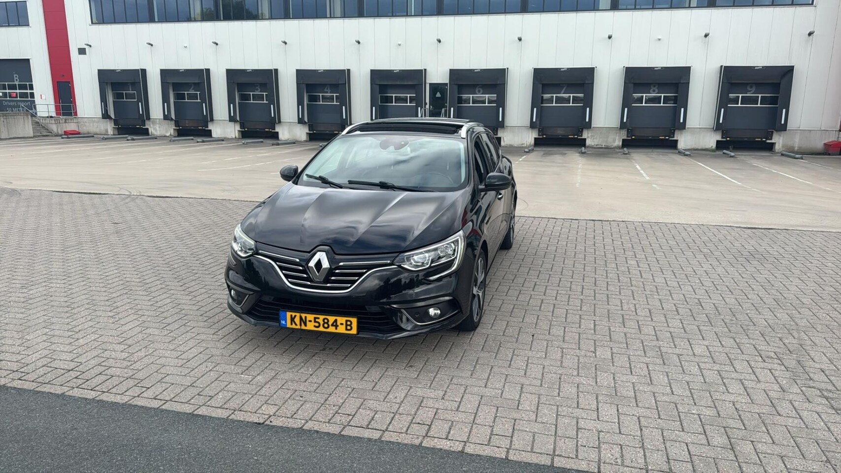 Renault Mégane Estate - 1.5 dCi Bose PANO BOSE AUTOMAAT BOMVOL ALLE OPTIES ZWART 2016 - AutoWereld.nl