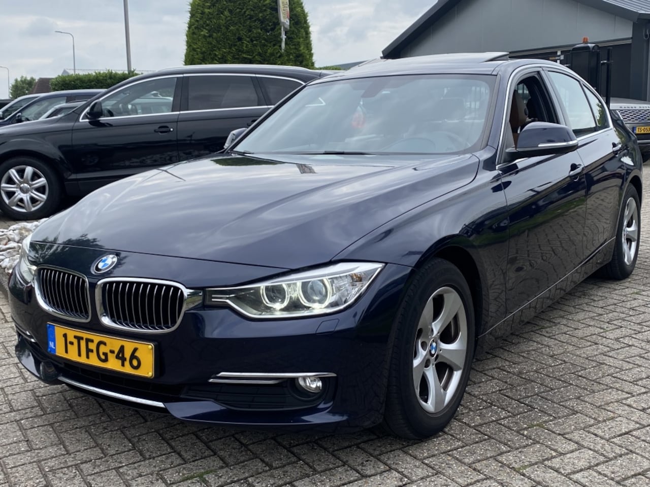 BMW 3-serie - 320D Sedan High Executive 2014 Schuifdak - AutoWereld.nl